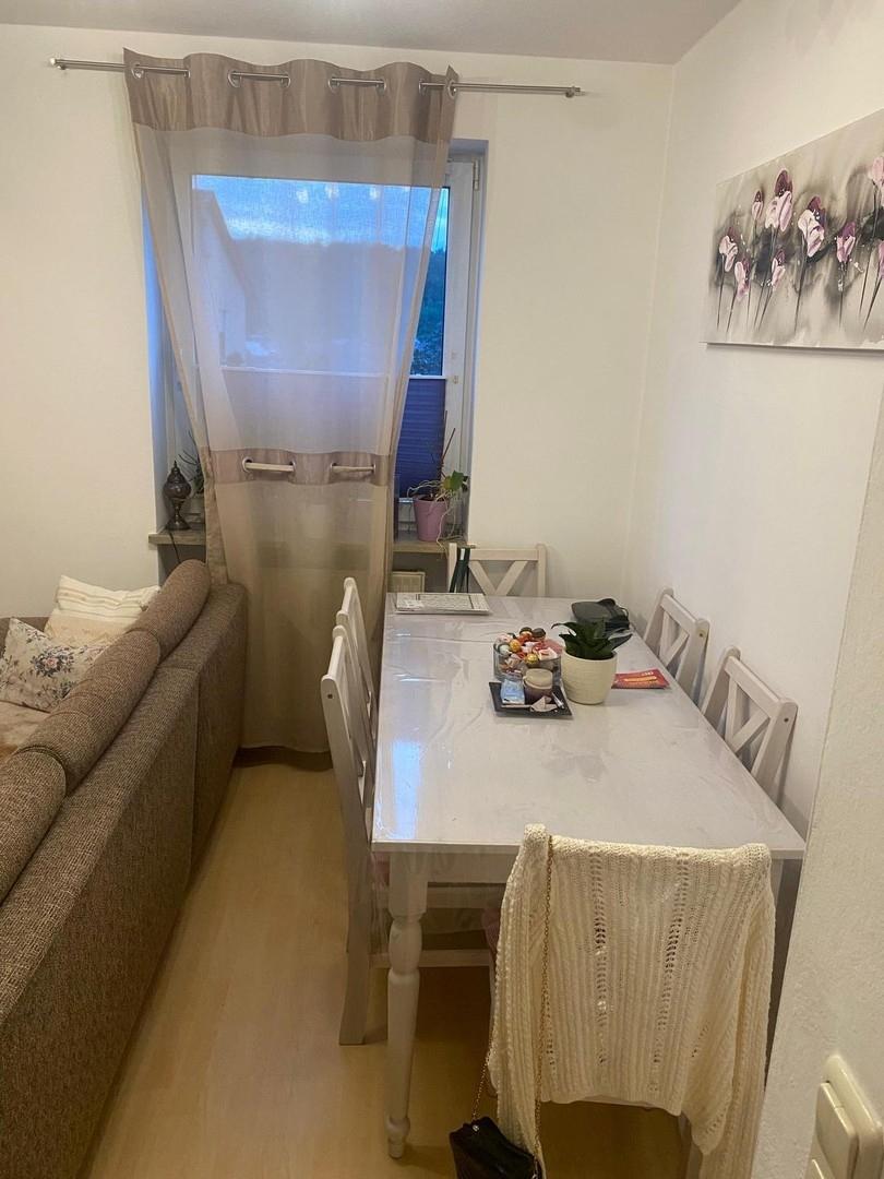 Esstisch im Wohnzimmer 