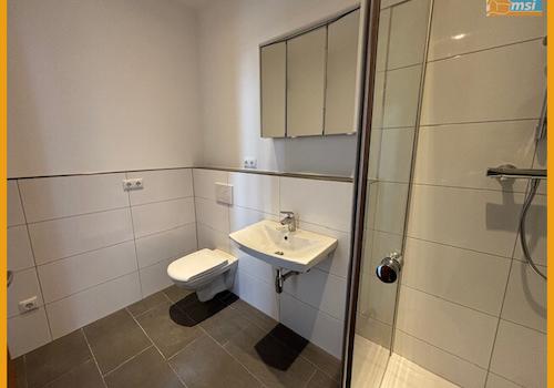 Dusche und WC