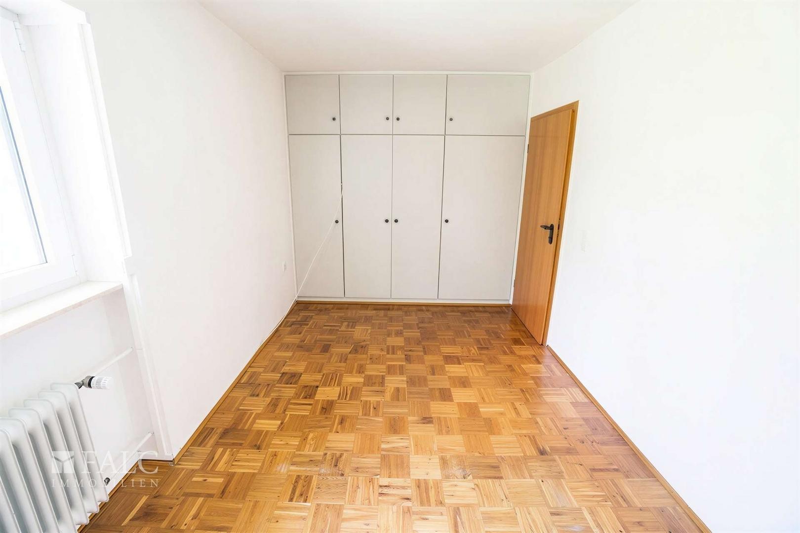 Schlafzimmer 2 OG