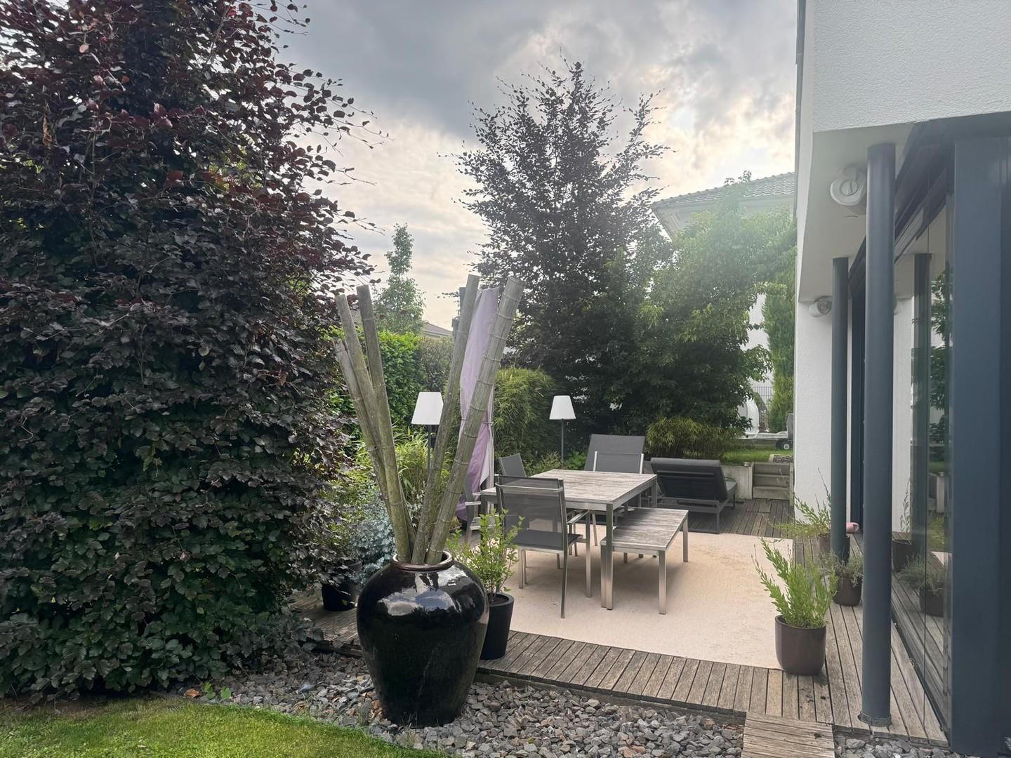 Garten m. Terrasse