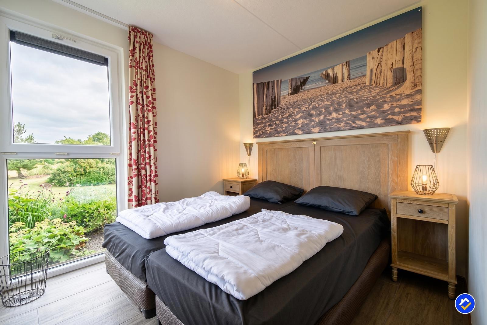 kaufen-freistehendes-ferienhaus-ouddorp-kueche-esstisch-einbaugeraete-recreatieadviseurs-vakantiehuistekoop-nl.jpg