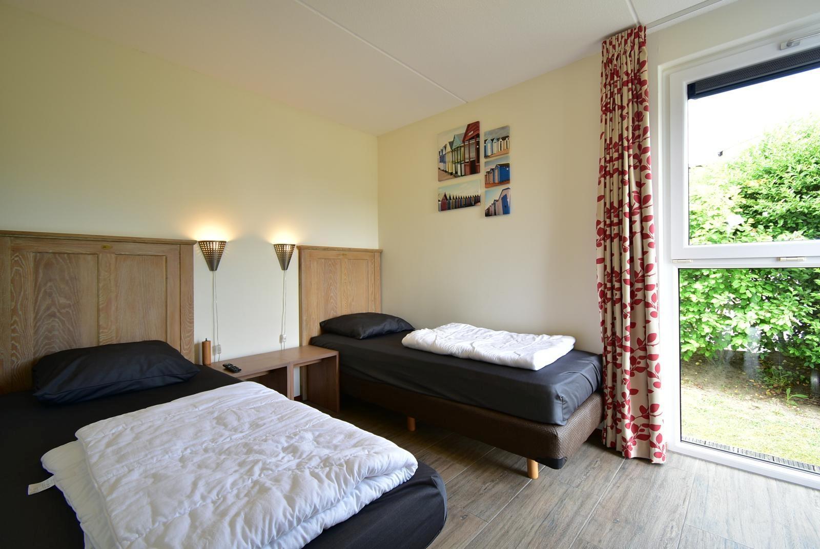 kaufen-freistehendes-ferienhaus-ouddorp-zweites-schlafzimmer-einzelbetten-recreatieadviseurs-vakantiehuistekoop-nl.jpg