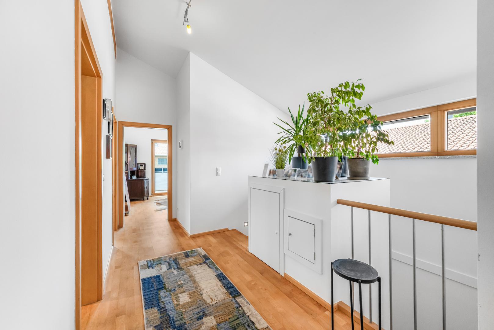 Flur OG