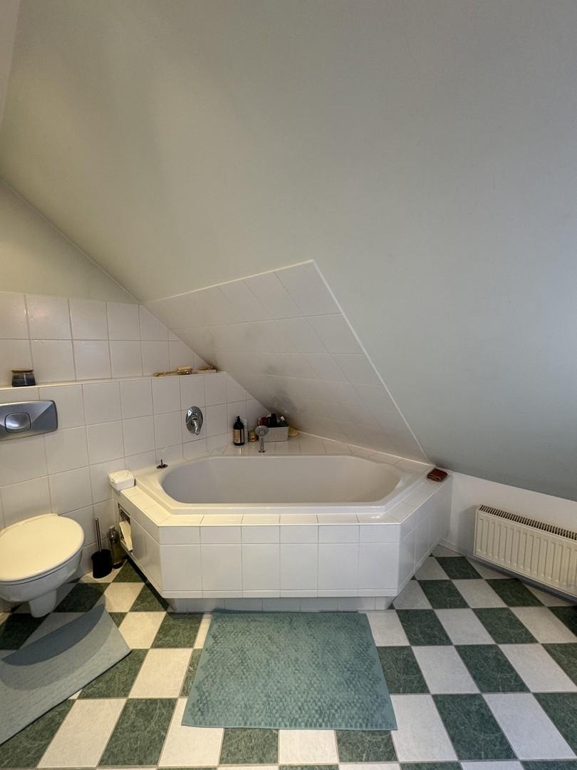 2. Badezimmer im Spitzboden
