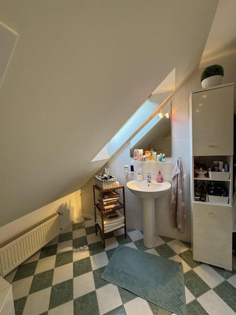 2. Badezimmer im Spitzboden