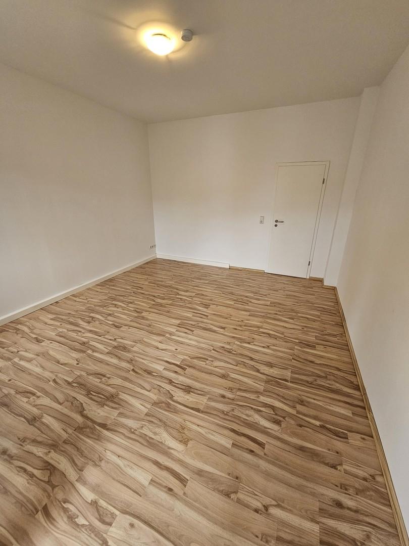 Zimmer 2.1 Tür zum Flur