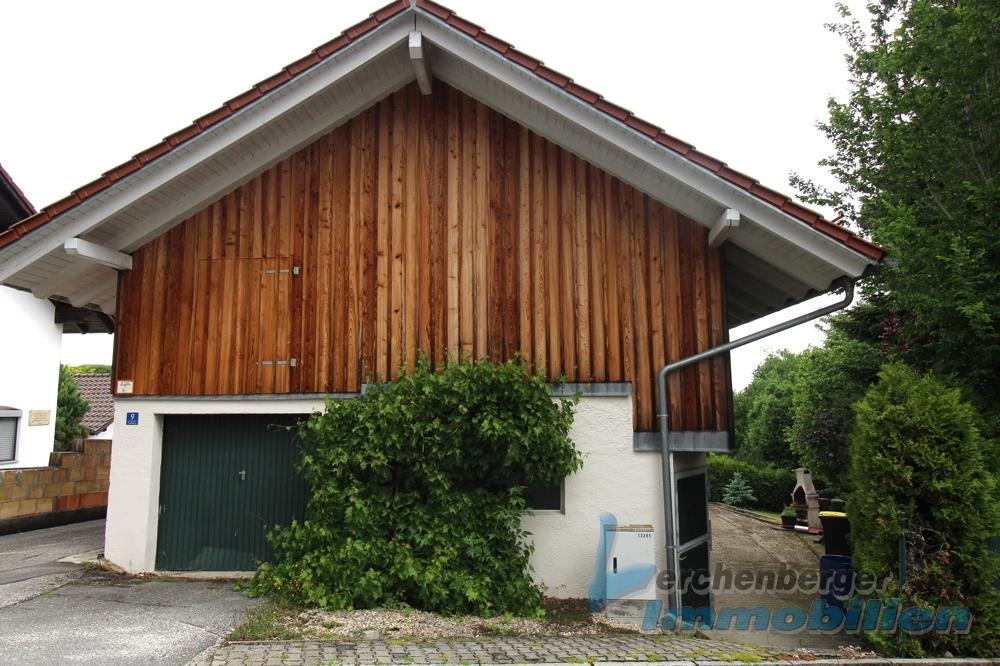 Hausansicht m.Garage.jpg