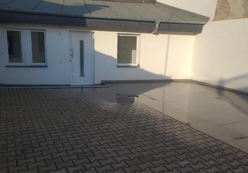 Terrasse vom Garten aus