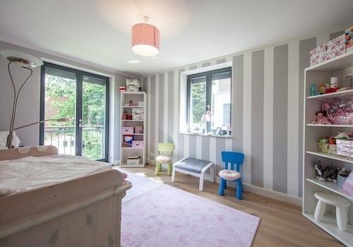 2. Kinderzimmer mit Ankleide