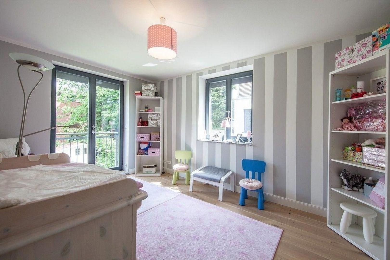 2. Kinderzimmer mit Ankleide