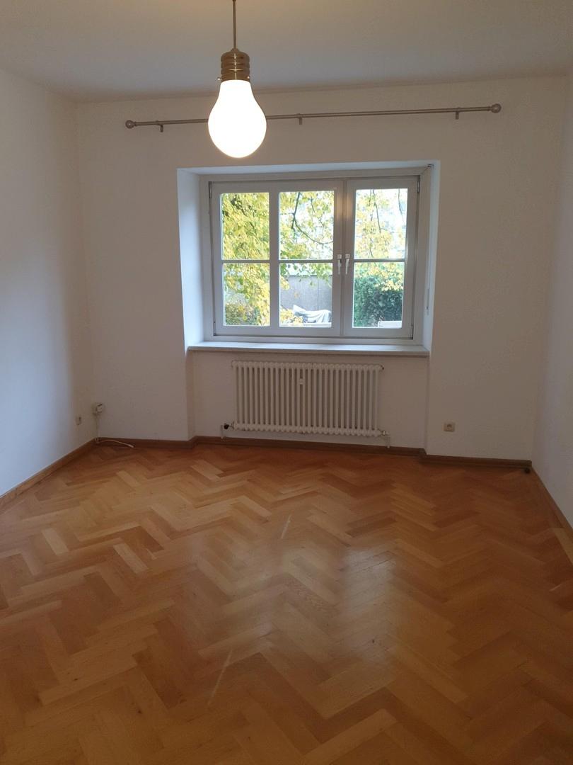 Zimmer mit Durchgang