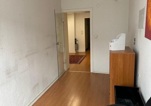 Büro 1
