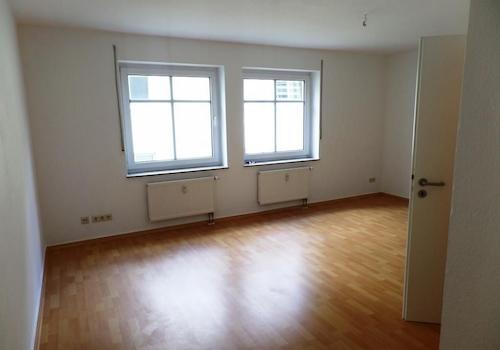 Leeres Zimmer mit Holzboden