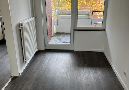 Ebereichm.Balkonzutrittu.Kcheneingang