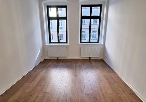 Zi 1.15 mit 2x große Fenster