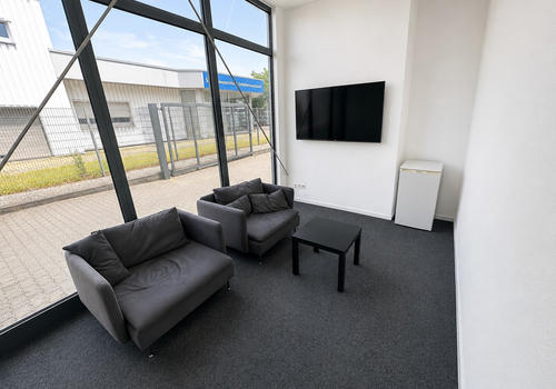 Büro/Aufenthalt Halle 1