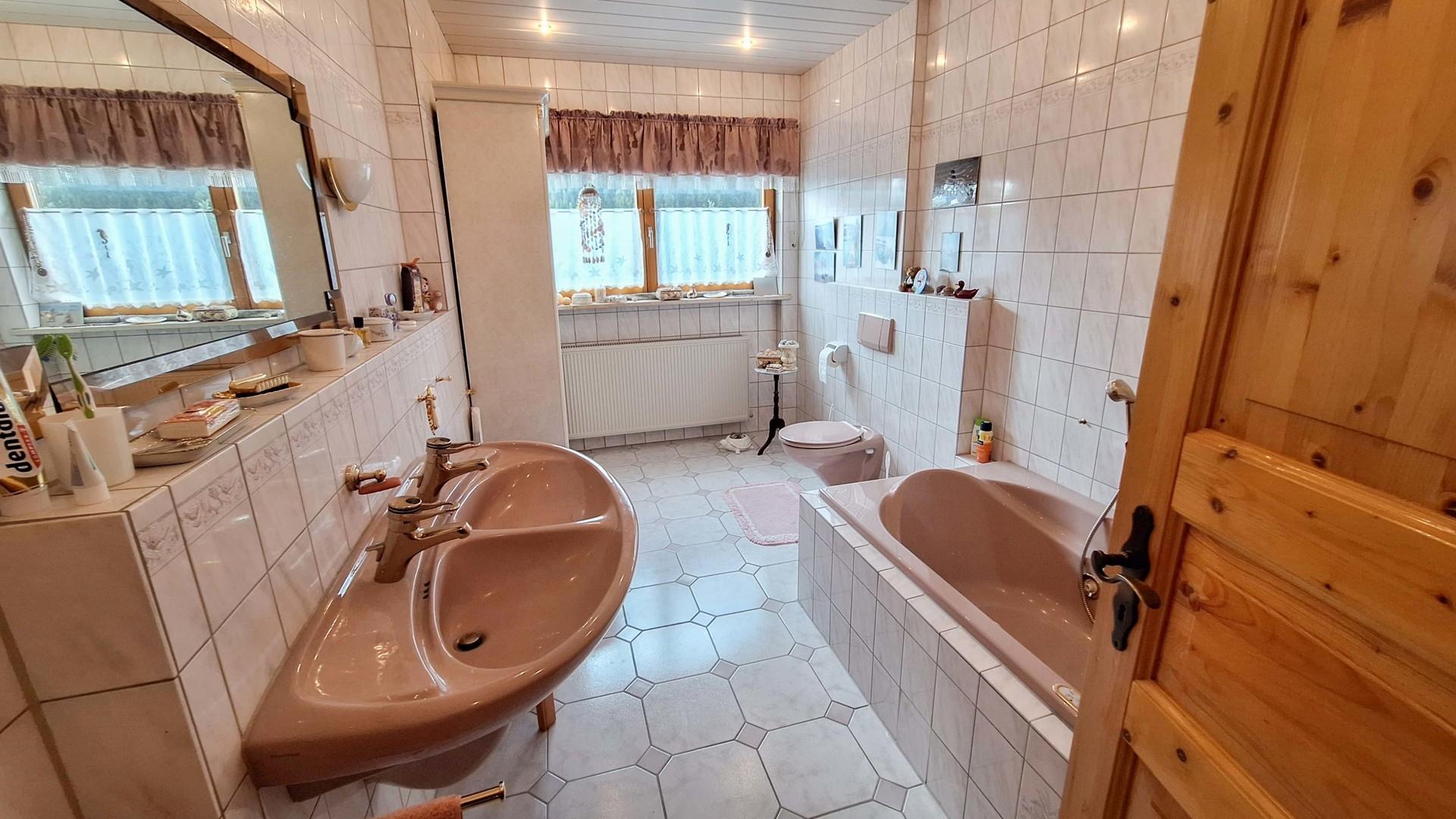 Wannenbad Dachgeschoss