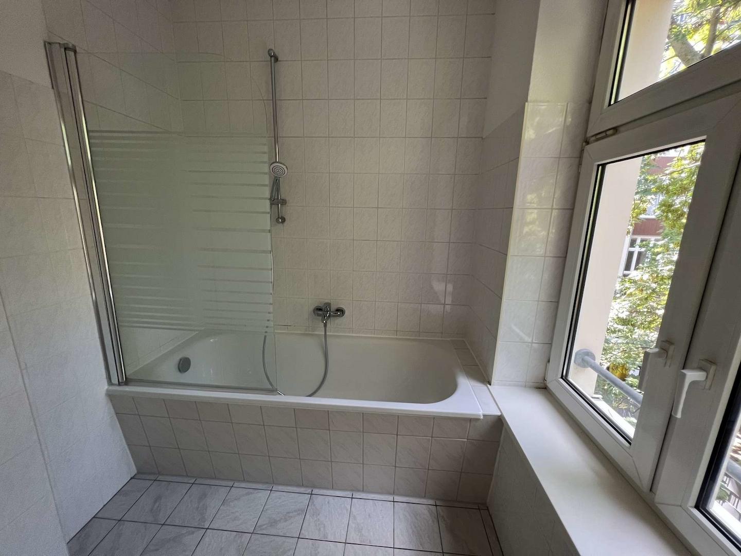 Bad mit Wanne