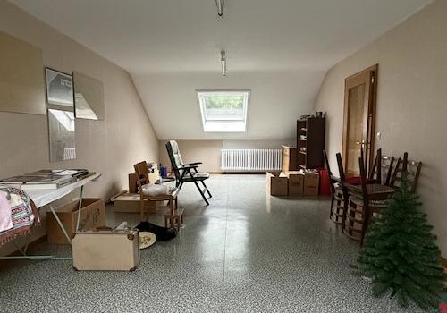Wohn-/ Esszimmer DG
