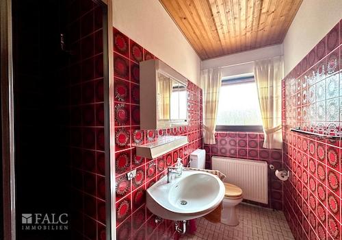 Gäste-WC mit Dusche