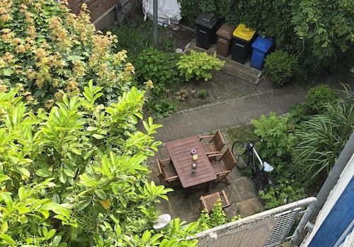Blick auf Balkon und Terrasse 