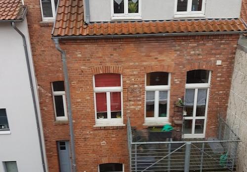 Wohnhaus gegenüber