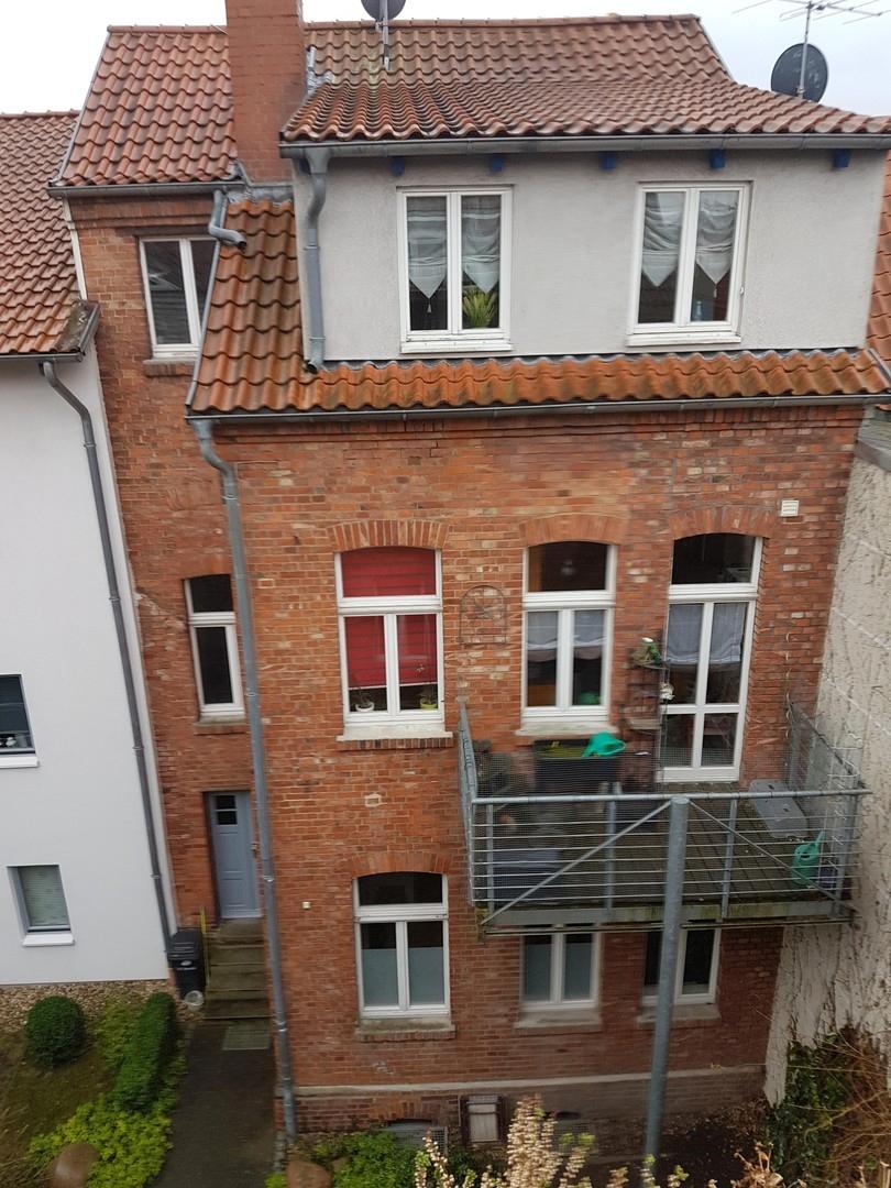 Wohnhaus gegenüber