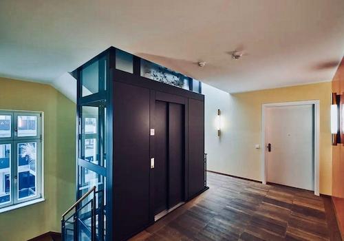 Aufzug vor der Wohnung