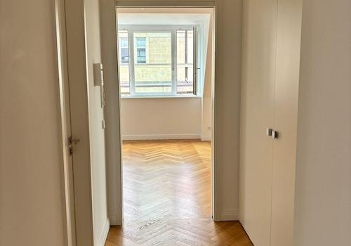 Flur/ Garderobe rechts