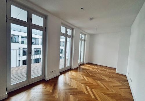 Schlafzimmer 1 mit Loggia