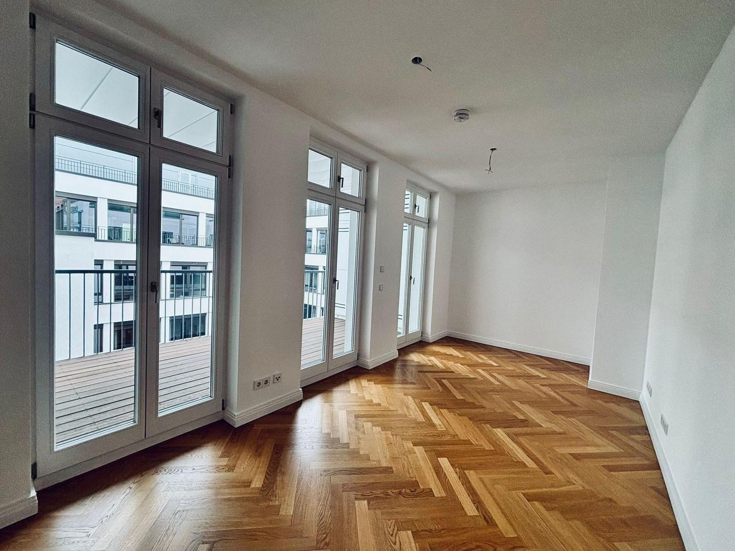 Schlafzimmer 1 mit Loggia