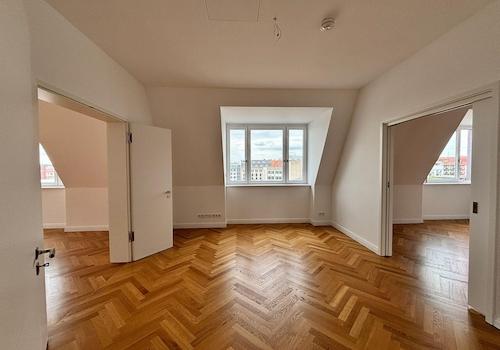 Arbeitszimmer (Durchgangszimme