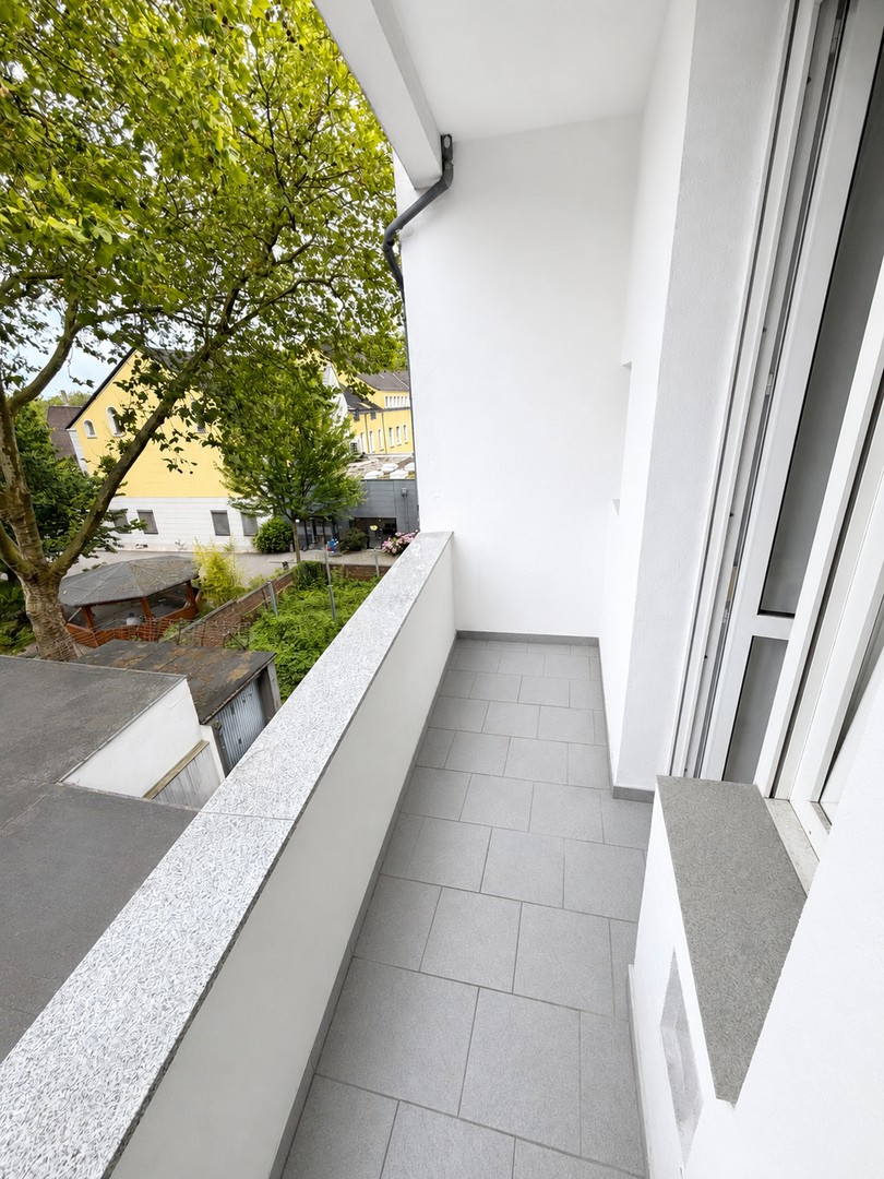 2 Balkon Kinderzimmer