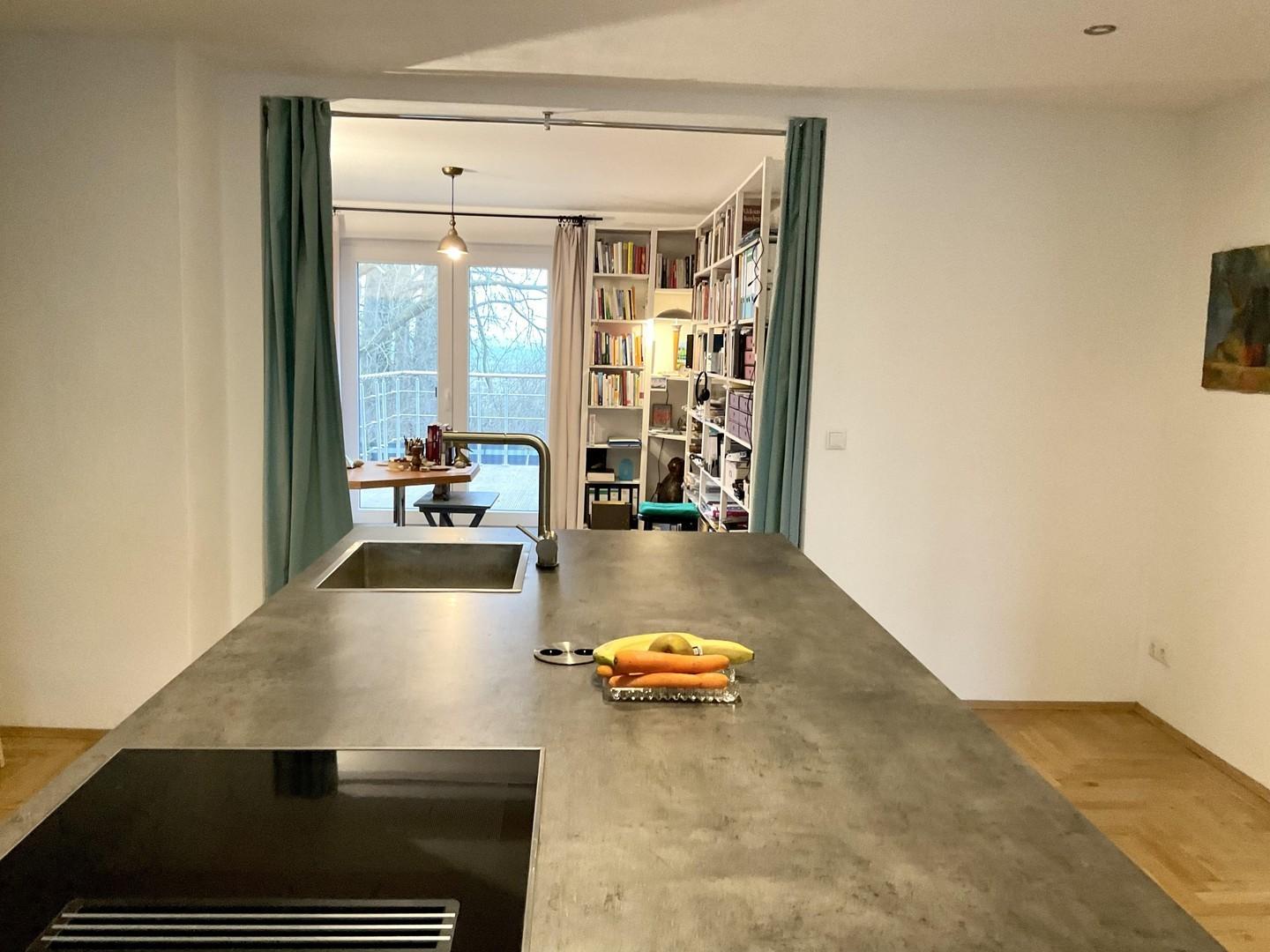 Blick in Arbeitszimmer