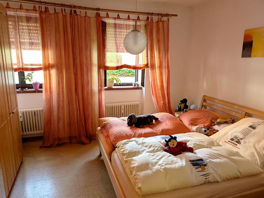 Schlafzimmer 1