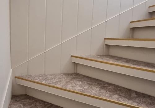 Treppe zum Obergeschoss