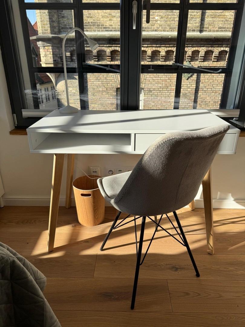 Apartment 5