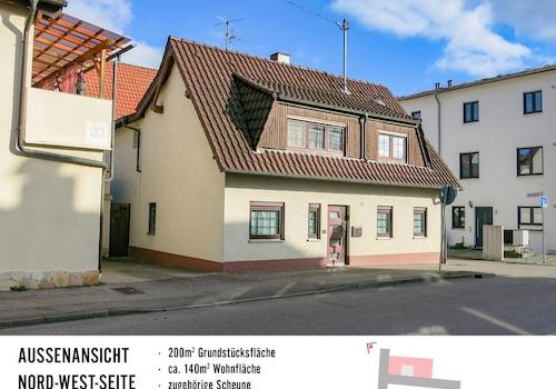Hausansicht von der Straße