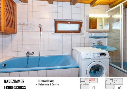 Vollbad mit Dusche und Wanne
