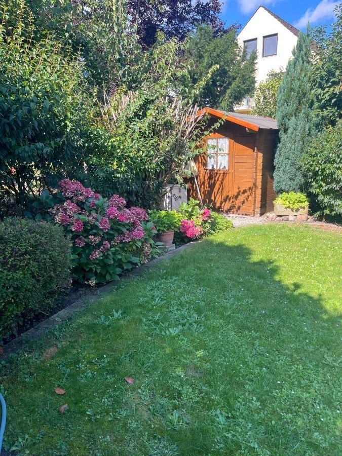 Garten mit Gartenhäuschen