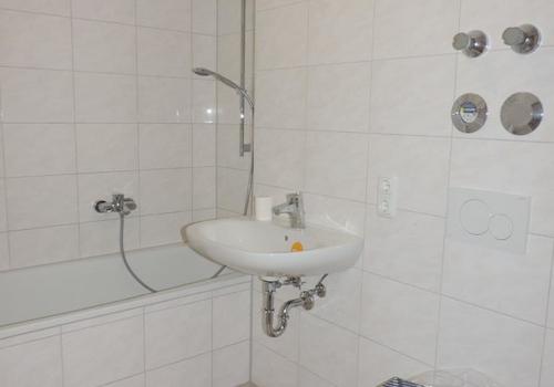 Bad mit Wanne