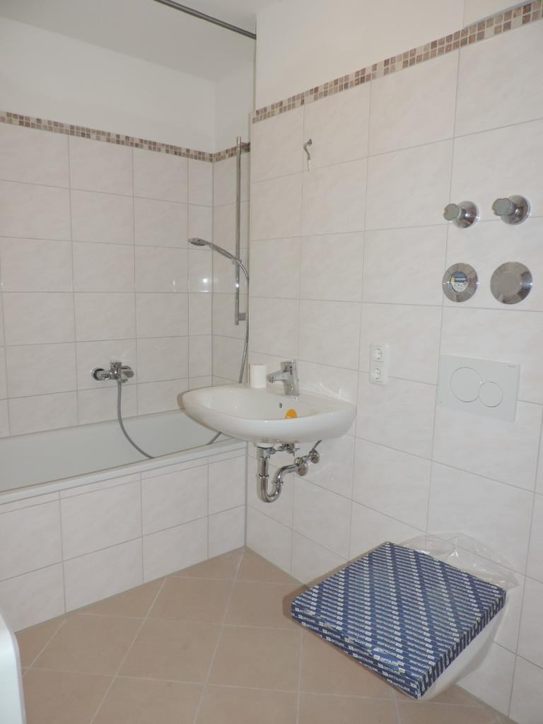 Bad mit Wanne