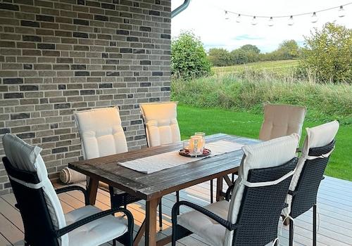 Terrasse, teils überdacht