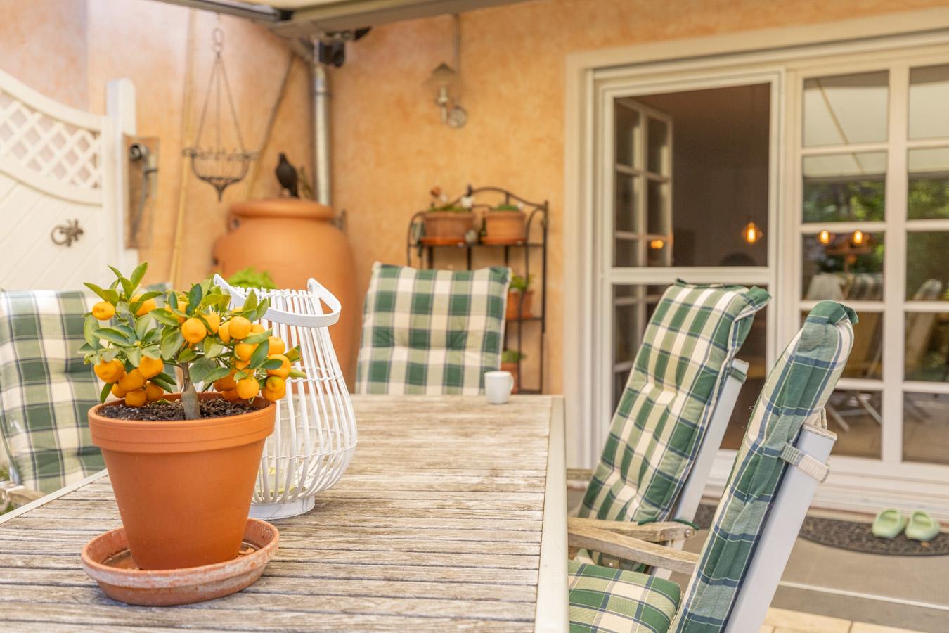 Exklusive Maisonette in traumhafter Ruhelage – Schlösschen-Architektur, Garten & 2 TG-Plätze