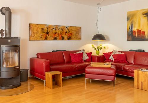 Exklusive Maisonette in traumhafter Ruhelage – Schlösschen-Architektur, Garten & 2 TG-Plätze