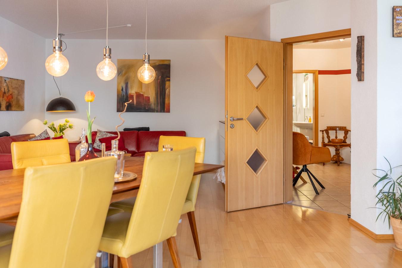Exklusive Maisonette in traumhafter Ruhelage – Schlösschen-Architektur, Garten & 2 TG-Plätze