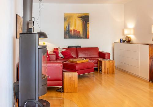Exklusive Maisonette in traumhafter Ruhelage – Schlösschen-Architektur, Garten & 2 TG-Plätze