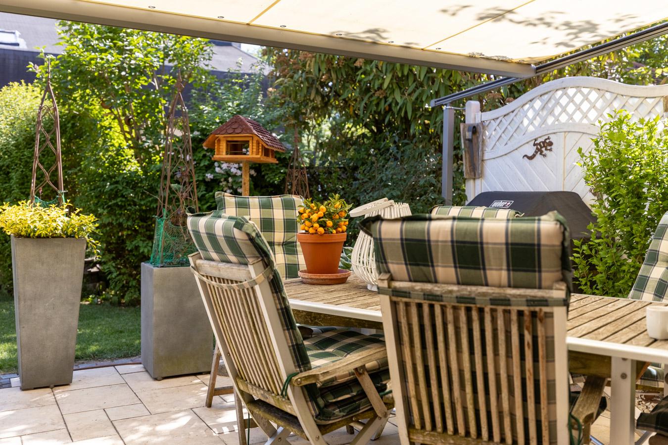 Exklusive Maisonette in traumhafter Ruhelage – Schlösschen-Architektur, Garten & 2 TG-Plätze