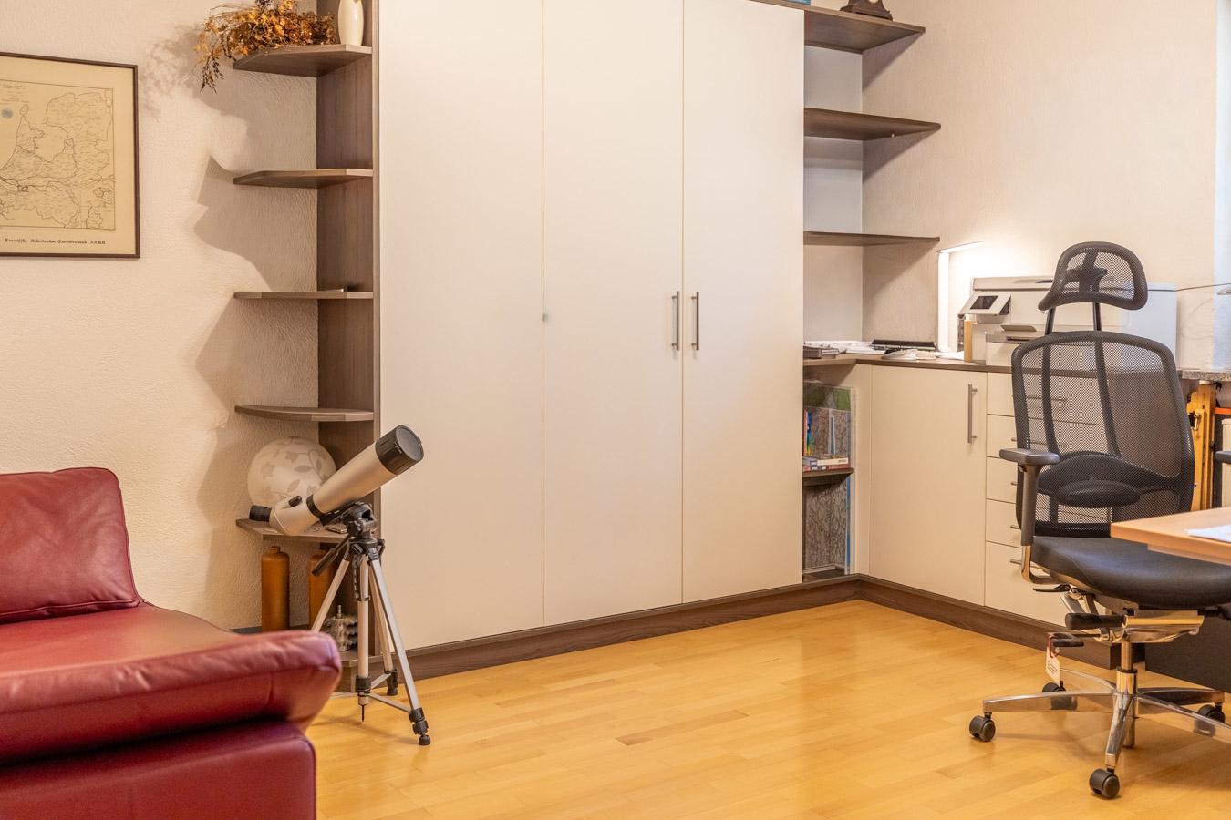 Exklusive Maisonette in traumhafter Ruhelage – Schlösschen-Architektur, Garten & 2 TG-Plätze