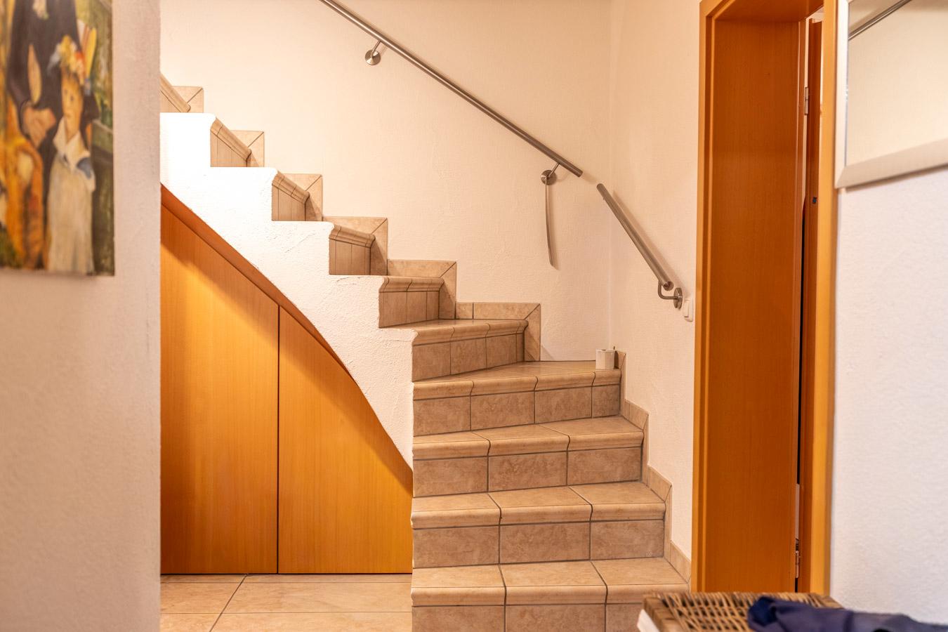 Exklusive Maisonette in traumhafter Ruhelage – Schlösschen-Architektur, Garten & 2 TG-Plätze
